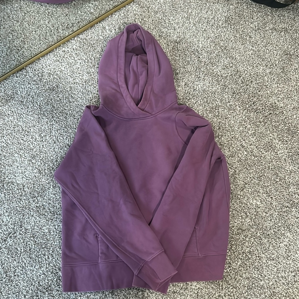 LULULEMON WOMEN’S CASUAL HOODIE, PURPLE SIZE 8, PERFECT CONDITION